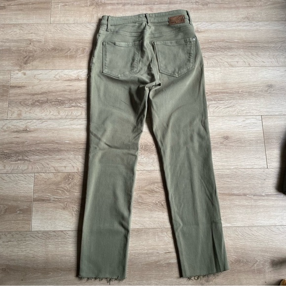 Mavi Women's Viola High-Rise Straight Leg Jeans In Olivine La Vintage raw hem - Picture 5 of 10